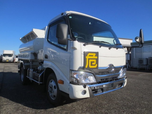 Hino dutro Small Tank truck 2KG-XZU600E(97622) 2枚目