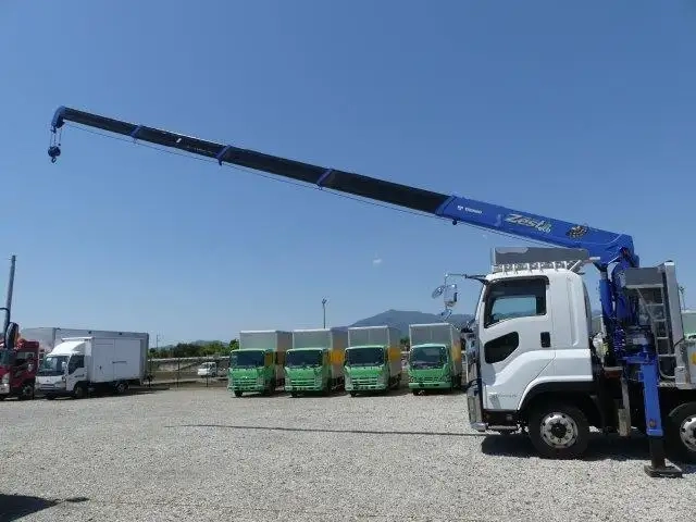 いすゞ ギガ 大型 平ボディ（クレーン付） QPG-CYJ77B(110865) 8枚目