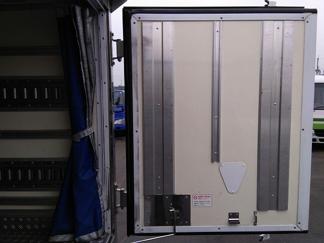 いすゞ エルフ 小型 冷蔵冷凍バン SKG-NHR85AN(8951) 24枚目