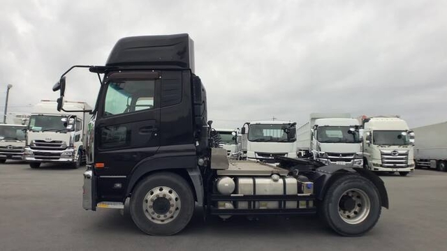 UDトラックス（日産） クオン 大型 トラクタ LKG-GK5XAB(35324) 7枚目