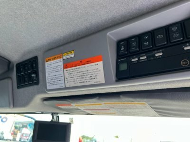 いすゞ ギガ 大型 ウィング QKG-CYL77A(34631) 32枚目