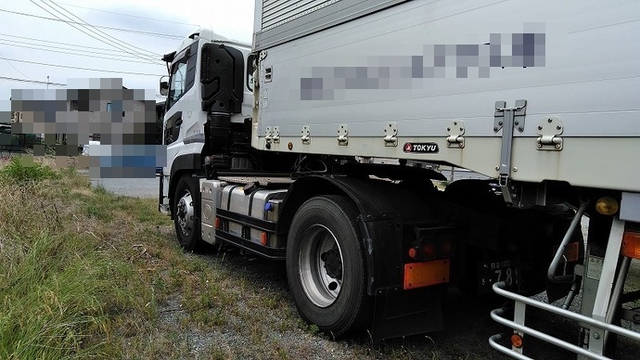 Nissan UD quon Large Tractor ADG-GK4XAB(3251) 4枚目