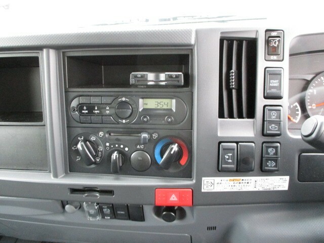 いすゞ エルフ 小型 バン 2RG-NPR88AN(6813) 16枚目