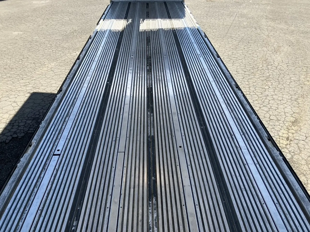 日野 プロフィア 大型 冷蔵冷凍バン 2DG-FW1AHG(111085) 33枚目