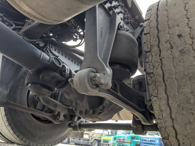 UDトラックス（日産） クオン 大型 トラクタ 2PG-GK5AAD(113903) 15枚目