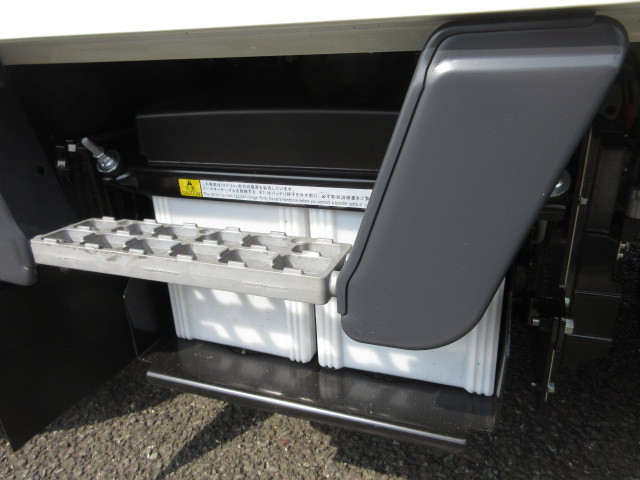 三菱ふそう キャンター 小型 Wキャブ 2RG-FBA20(88746) 43枚目