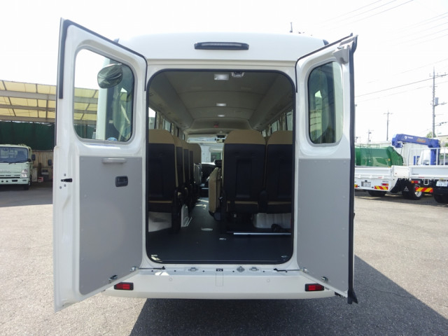トヨタ コースター 小型 バス 2KG-GDB70(88754) 9枚目