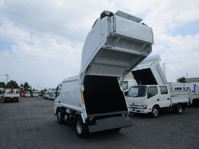三菱ふそう キャンター 小型 塵芥車（プレス式） 2RG-FEAV0(88771) 10枚目