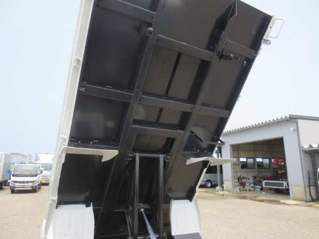 三菱ふそう キャンター 小型 土砂ダンプ 2RG-FBA60(88778) 12枚目