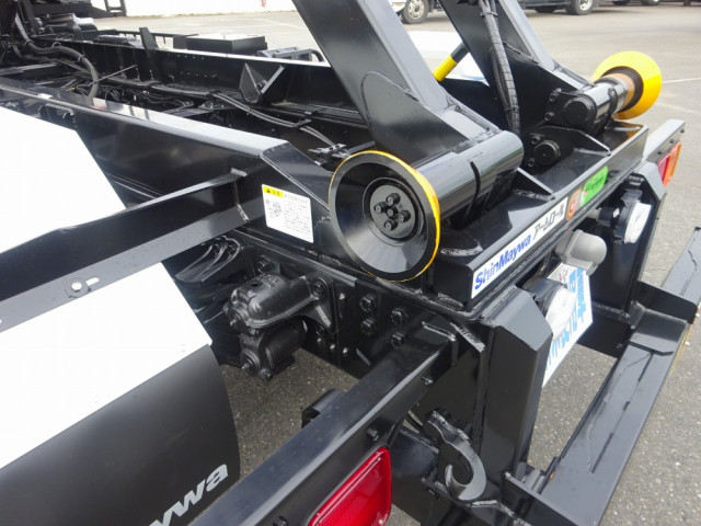 三菱ふそう ファイター 増トン コンテナ専用車 2KG-FK62FZ(88790) 13枚目