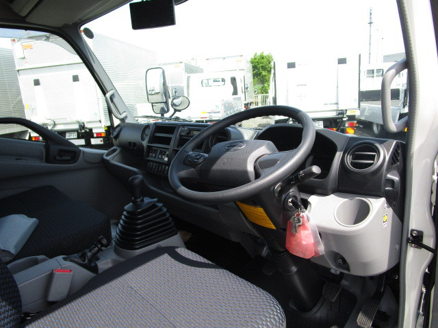 日野 デュトロ 小型 アルミバン 2PG-XZU712M(88799) 13枚目