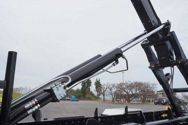 三菱ふそう ファイター 中型 コンテナ専用車 2KG-FK62F(88915) 23枚目