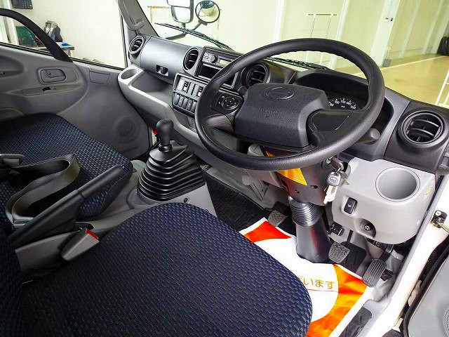 日野 デュトロ 小型 アルミバン 2KG-XZU605M(88933) 5枚目