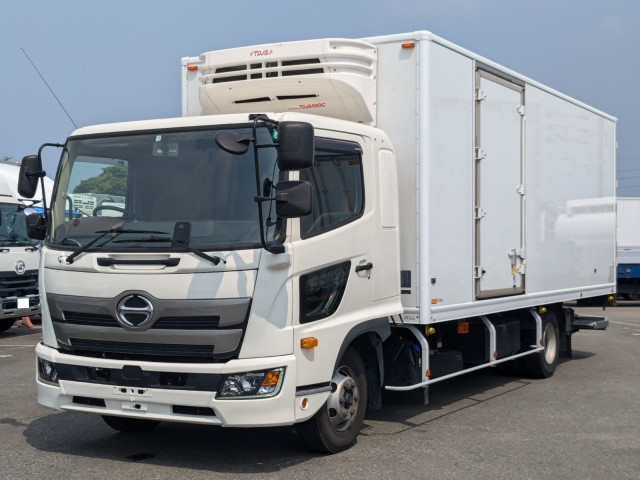 日野 レンジャー 中型 冷凍冷蔵バン 2KG-FD2ABG(88958) 1枚目
