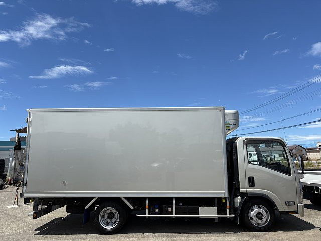 いすゞ エルフ 小型 冷凍冷蔵バン 2RG-NPR88AN(88964) 6枚目