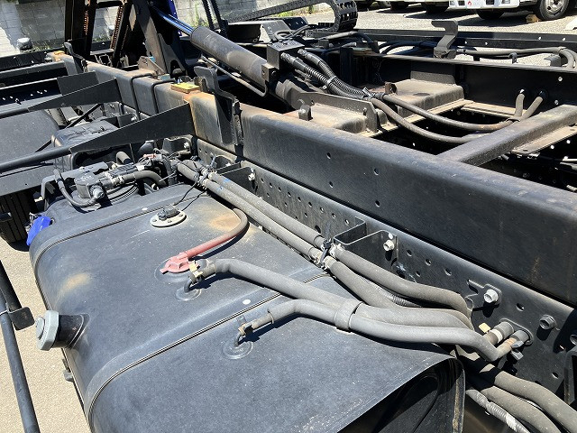 いすゞ エルフ 小型 車載専用車 2RG-NPR88AN(88990) 22枚目