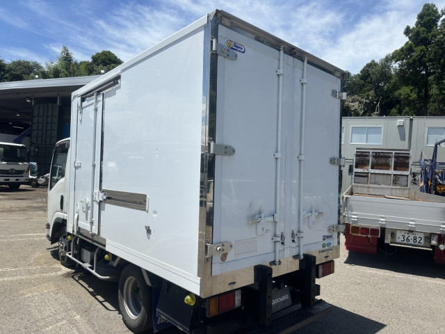 いすゞ エルフ 小型 冷凍冷蔵バン 2RG-NLR88AN(89000) 4枚目