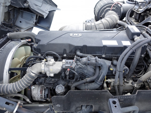 UDトラックス（日産） クオン 大型 冷凍冷蔵バン 2PG-CG5CA(89001) 12枚目