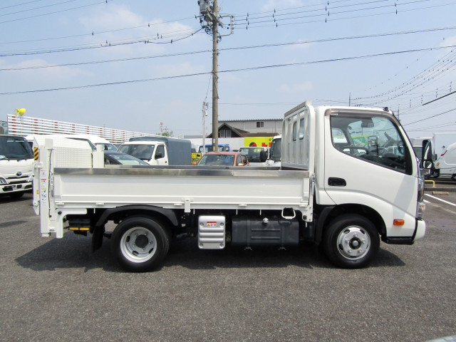 日野 デュトロ 小型 平ボディ 2RG-XZU605M(89027) 4枚目