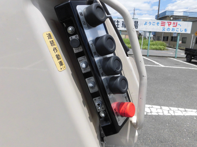 いすゞ エルフ 小型 塵芥車（プレス式） 2PG-NPR88YN(89035) 13枚目