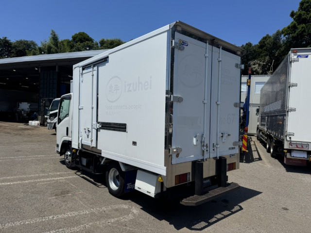 いすゞ エルフ 小型 冷凍冷蔵バン 2RG-NLR88AN(89049) 4枚目