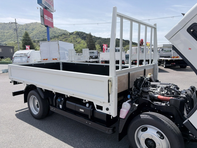 三菱ふそう キャンター 小型 平ボディ 2RG-FEAV0(108888) 17枚目