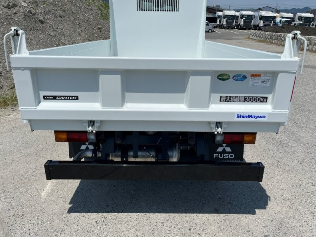 三菱ふそう キャンター 小型 土砂ダンプ 2RG-FBA60(108562) 6枚目