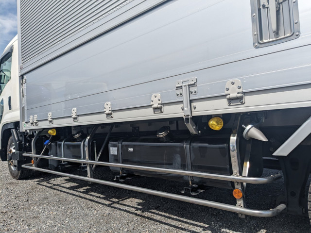 UDトラックス（日産） コンドル 中型 ウィング 2RG-BRR90T4(111504) 32枚目