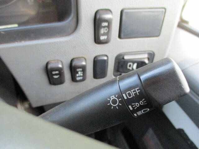三菱ふそう ファイター 中型 平ボディ（クレーン付） PA-FK61F(8500) 26枚目