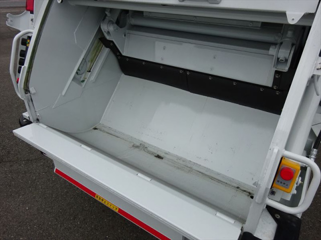 三菱ふそう キャンター 小型 塵芥車（プレス式） 2RG-FEAV0(89147) 11枚目