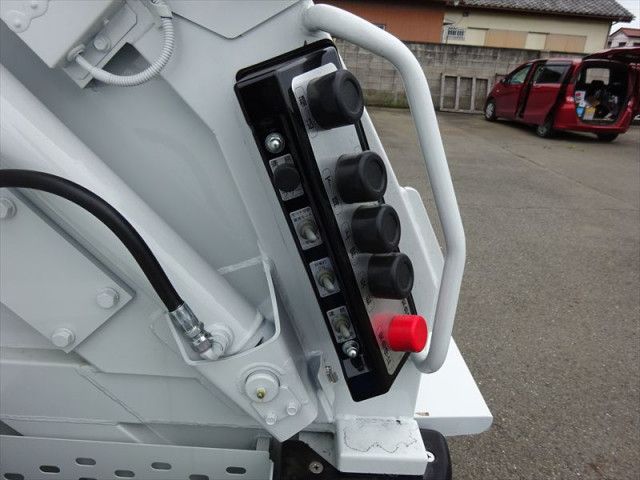 三菱ふそう キャンター 小型 塵芥車（プレス式） 2RG-FEAV0(89147) 17枚目
