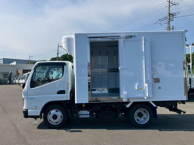 三菱ふそう キャンター 小型 冷凍冷蔵バン 2RG-FBAV0(89153) 17枚目