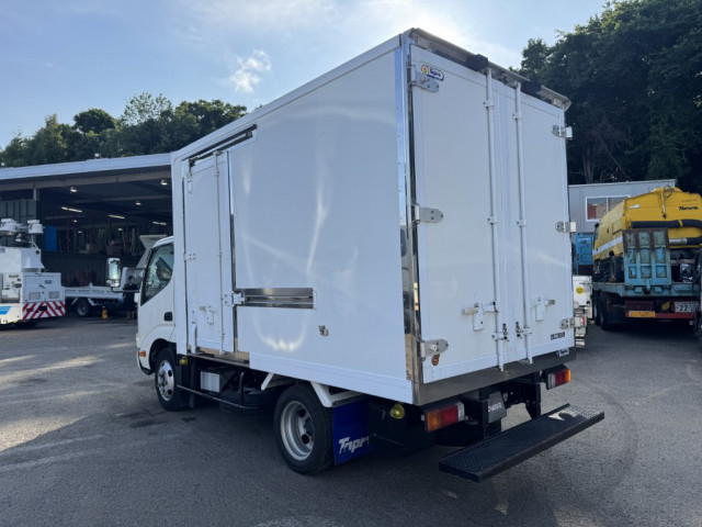 日野 デュトロ 小型 冷凍冷蔵バン 2RG-XZC605M(89170) 4枚目