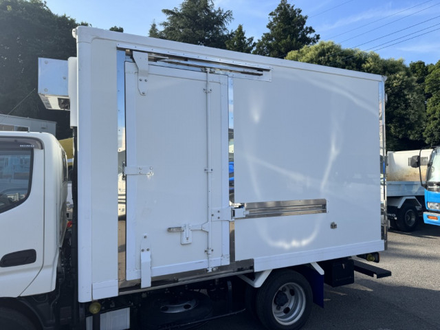 日野 デュトロ 小型 冷凍冷蔵バン 2RG-XZC605M(89170) 7枚目
