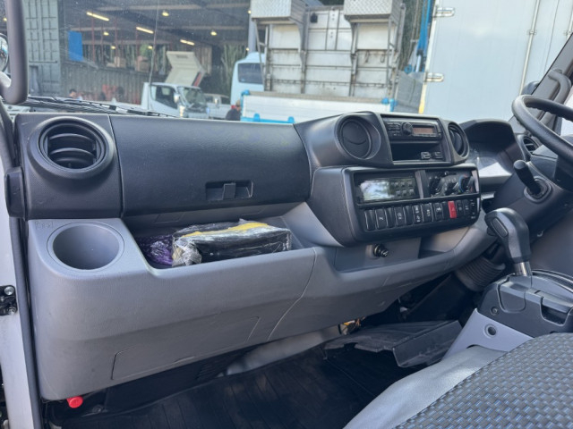 日野 デュトロ 小型 冷凍冷蔵バン 2RG-XZC605M(89170) 33枚目