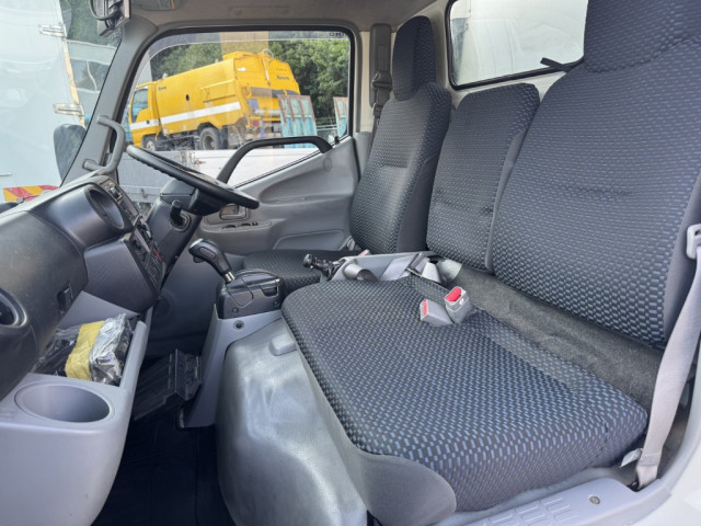日野 デュトロ 小型 冷凍冷蔵バン 2RG-XZC605M(89170) 34枚目