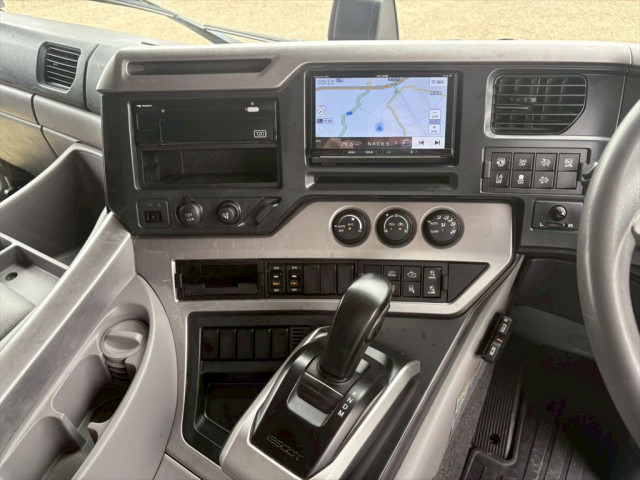 UDトラックス（日産） クオン 大型 平ボディ 2PG-CG5CA(89179) 22枚目