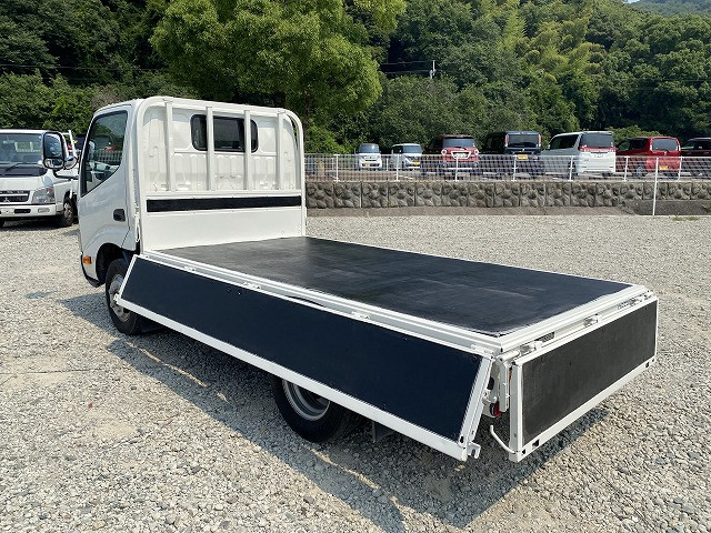 トヨタ ダイナ 小型 平ボディ 2RG-XZU605(89180) 13枚目