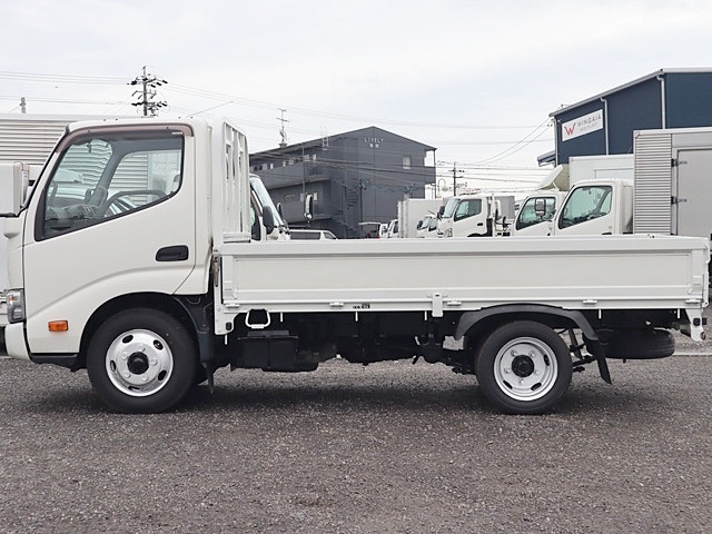 トヨタ トヨエース 小型 平ボディ 2RG-XZC605(89181) 9枚目