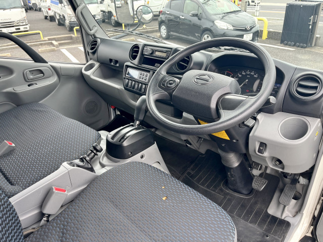 日野 デュトロ 小型 冷凍冷蔵バン 2RG-XZC605M(89184) 17枚目