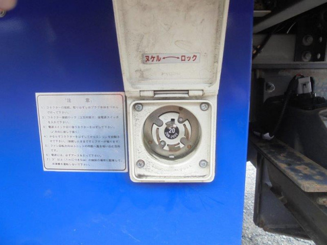 日野 デュトロ 小型 冷凍冷蔵バン 2RG-XZC605M(89286) 6枚目
