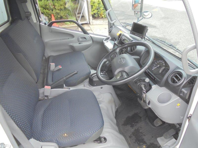 日野 デュトロ 小型 冷凍冷蔵バン 2RG-XZC605M(89286) 25枚目