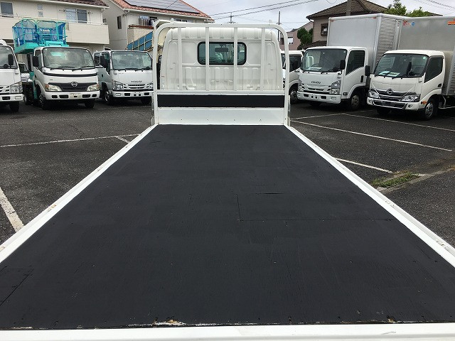 日野 デュトロ 小型 平ボディ 2RG-XZU655M(89290) 16枚目