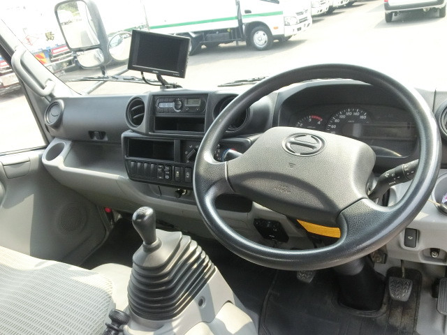 日野 デュトロ 小型 アルミバン TKG-XZU655M(89368) 7枚目