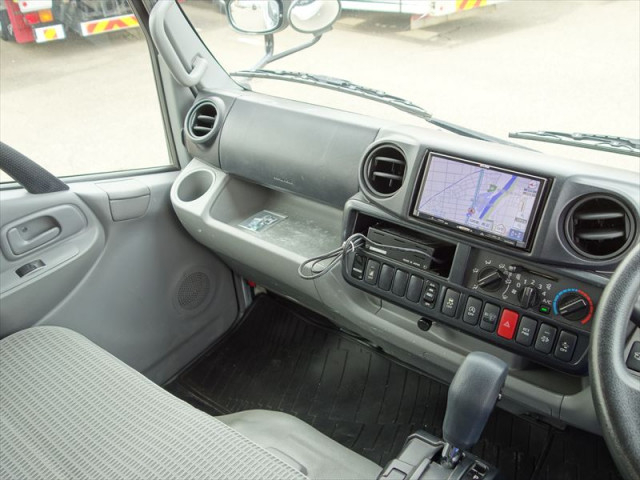 Toyota dyna Small Aluminium box body TPG-XZC605(89380) 30枚目
