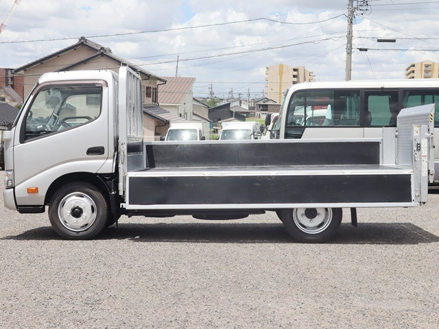 Toyota dyna Small Flat body TPG-XZU645(89384) 13枚目