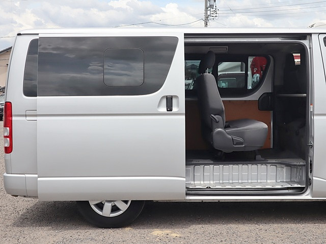 トヨタ ハイエース 小型 アルミバン CBF-TRH200V(89388) 10枚目