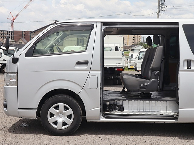 トヨタ ハイエース 小型 アルミバン CBF-TRH200V(89388) 11枚目
