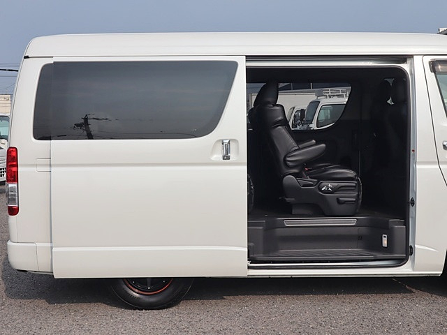 トヨタ ハイエース 小型 アルミバン CBA-TRH214W(89408) 12枚目