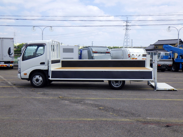 日野 デュトロ 小型 平ボディ 2RG-XZU655M(89441) 8枚目
